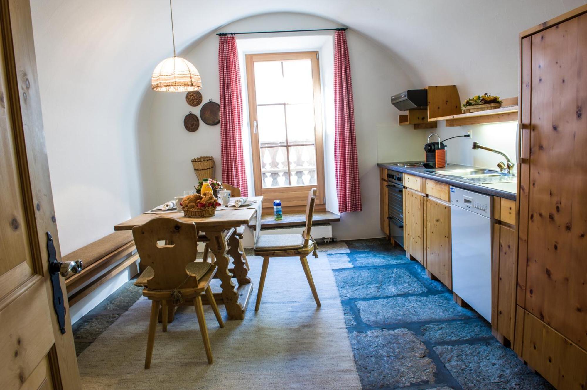 Ferienwohnung Chesa Michel Bever Zimmer foto