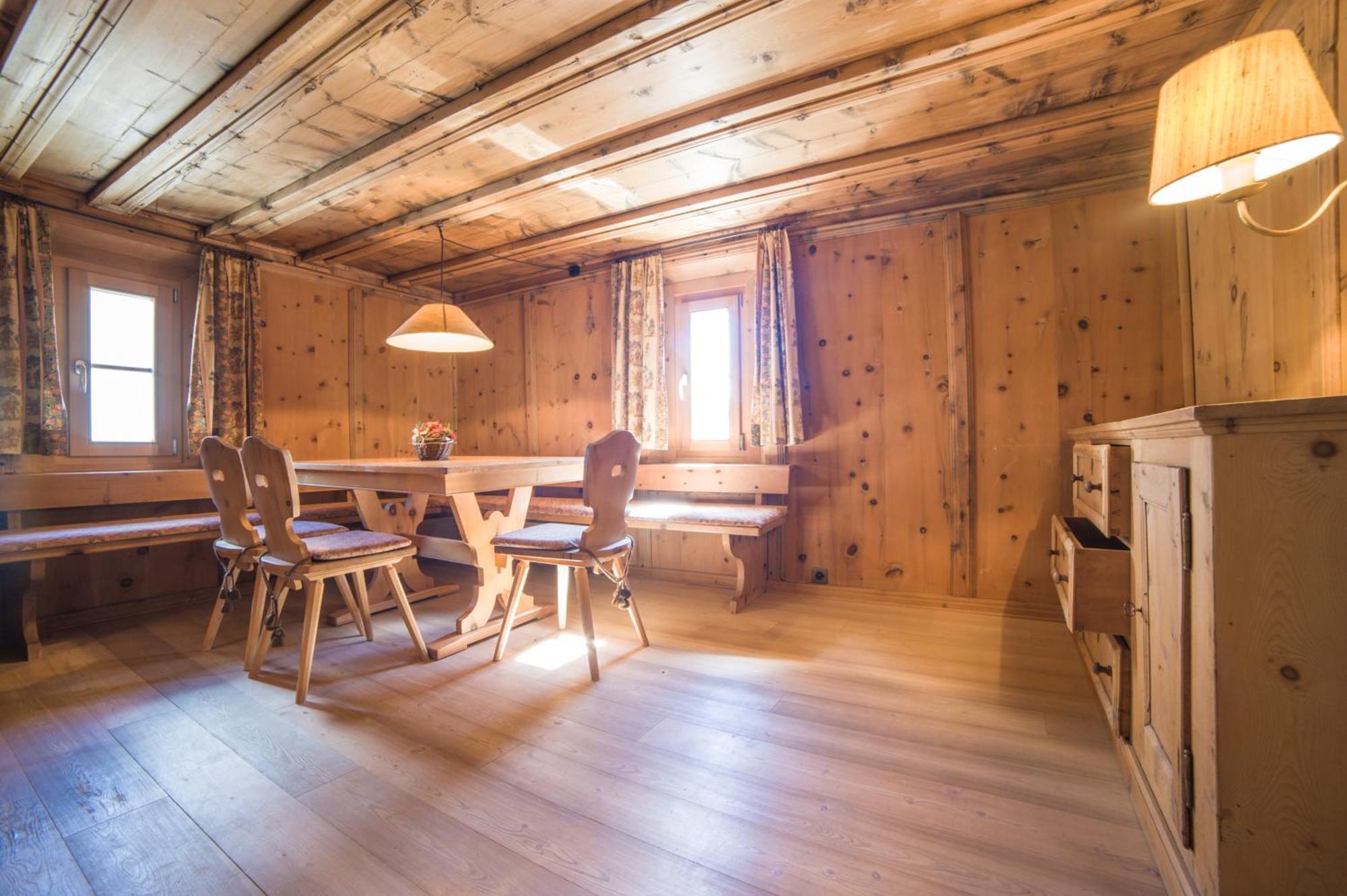 Ferienwohnung Chesa Michel Bever Zimmer foto