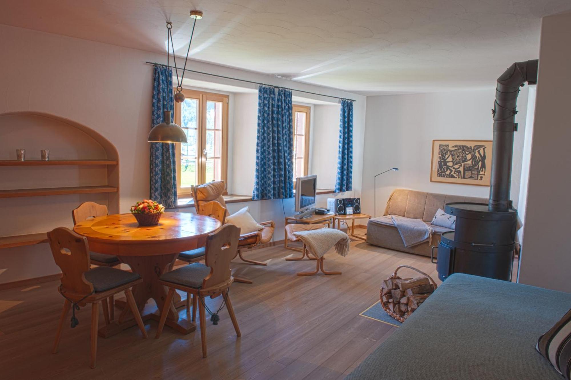 Ferienwohnung Chesa Michel Bever Exterior foto
