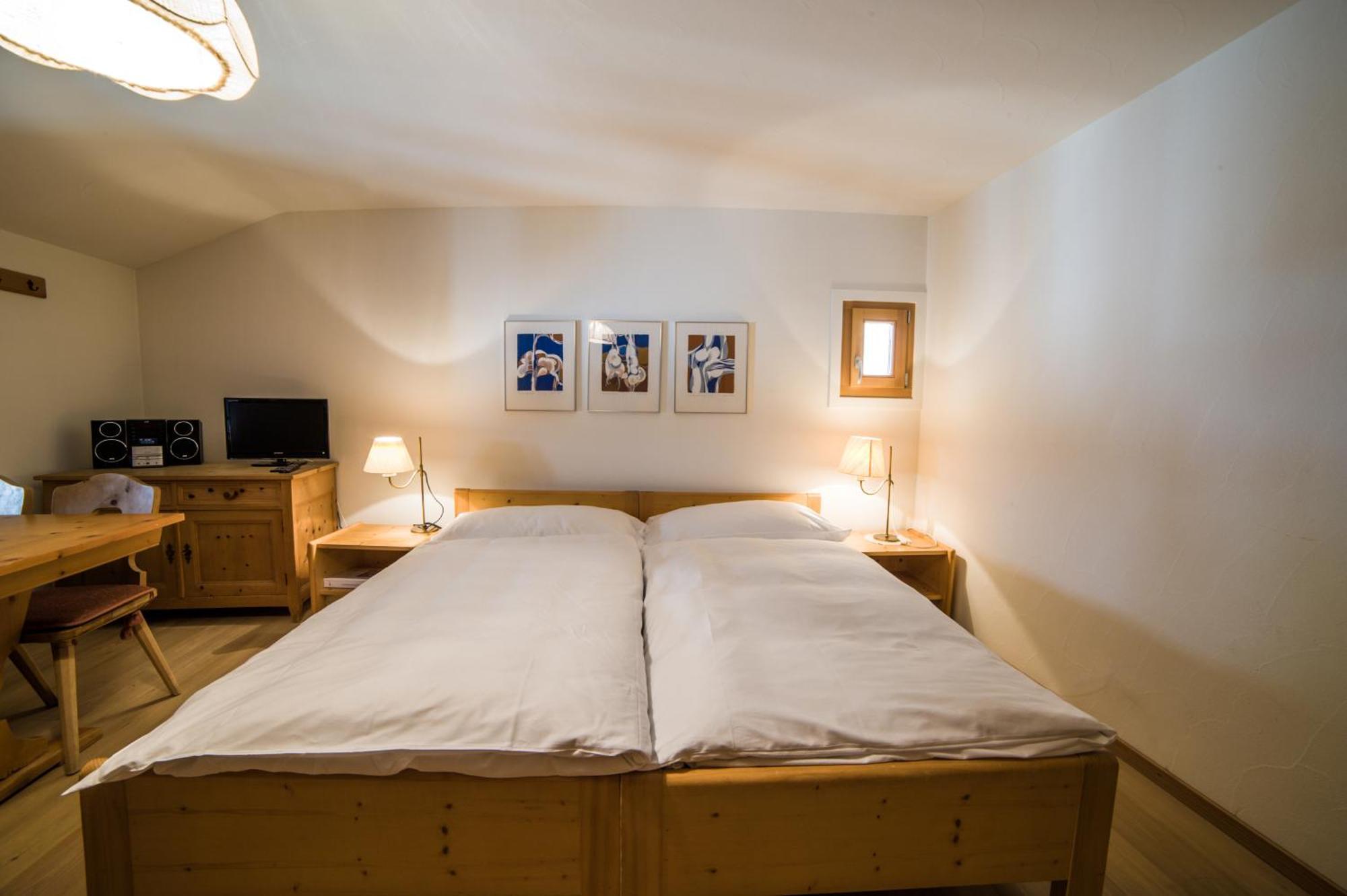 Ferienwohnung Chesa Michel Bever Exterior foto