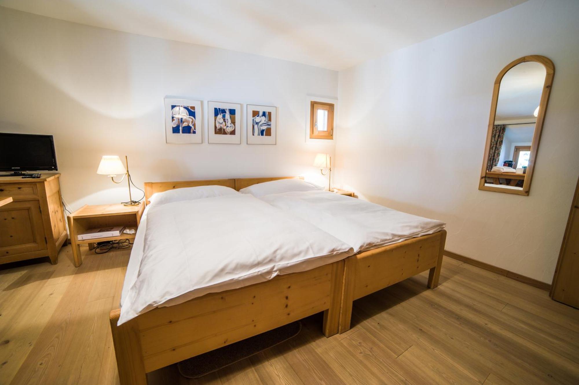 Ferienwohnung Chesa Michel Bever Exterior foto